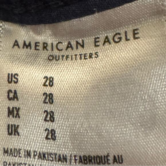 American Eagle blue khaki shorts size 28
 b46 - Picture 3 of 6